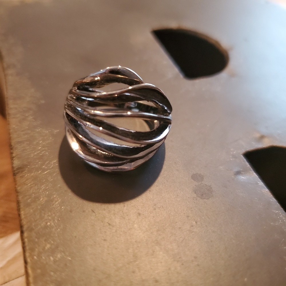 Premier Designs Groovy ring